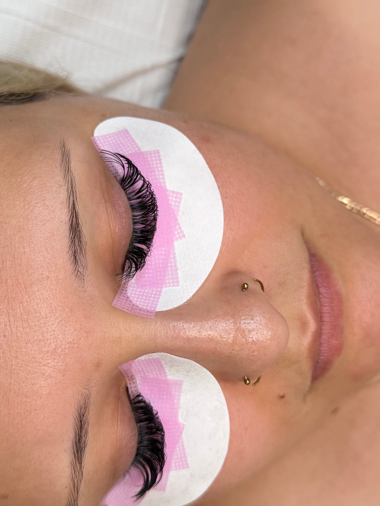 BEGINNER EYELASH EXTENSIONS
